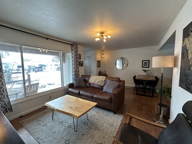 Photo - 120 Everett Dr