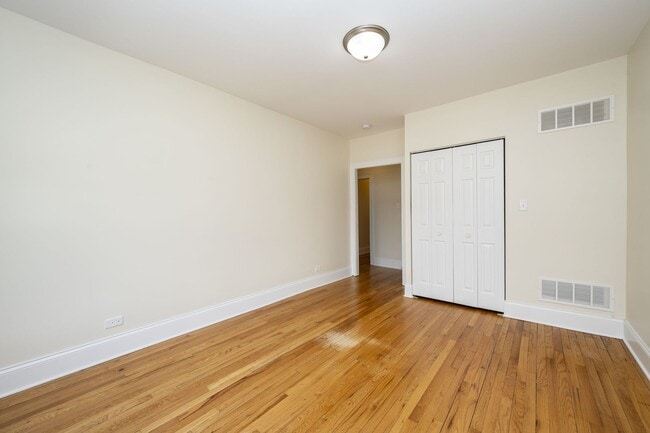 Photo - 5505 W School St Unit 1D