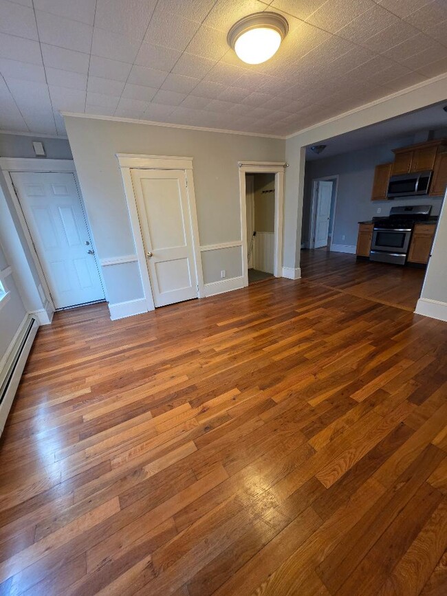 Photo - 1066 Bedford St Unidad 1