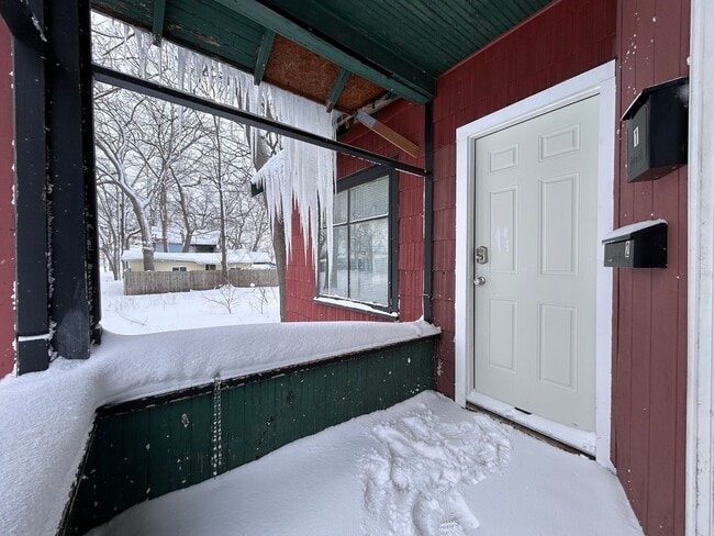 Building Photo - 2513 Sanford St Unit #2