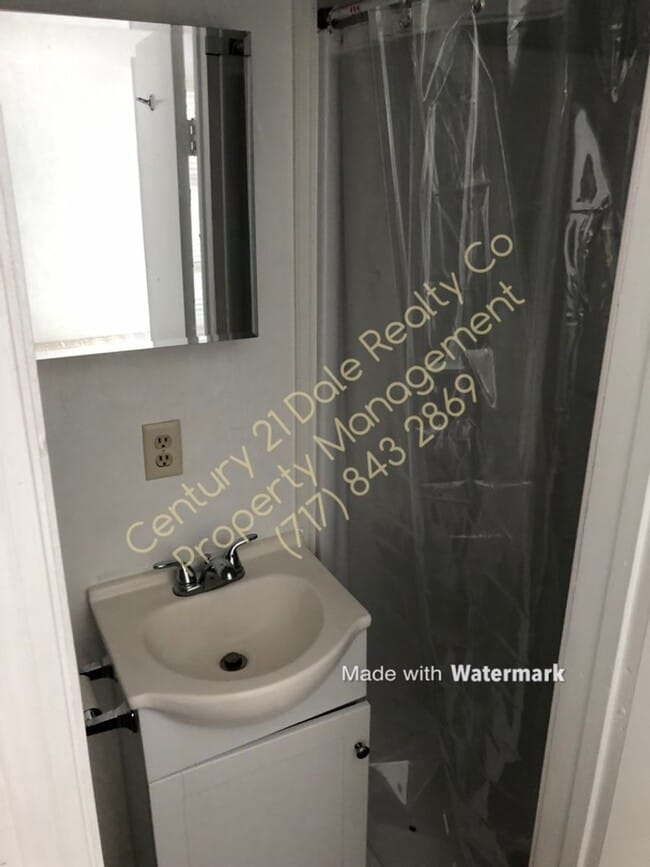 Photo - 1 Bedroom Efficiency Apartment All Utilities Included Unidad 4762