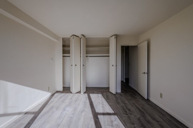 Step into modern living at Country Club Towers I, where spacious bedrooms and ample storage redefine comfort. Enjoy the sleek design and inviting atmosphere. Don’t miss out—schedule your tour today!