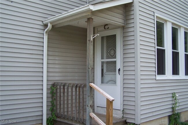 Building Photo - 15962 Pierce St Unit B