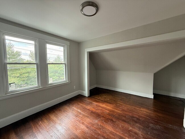 Photo - 47-49 Mead St Unit Apt 3