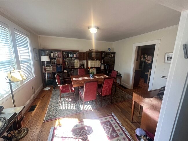 Photo - 17 Pond St