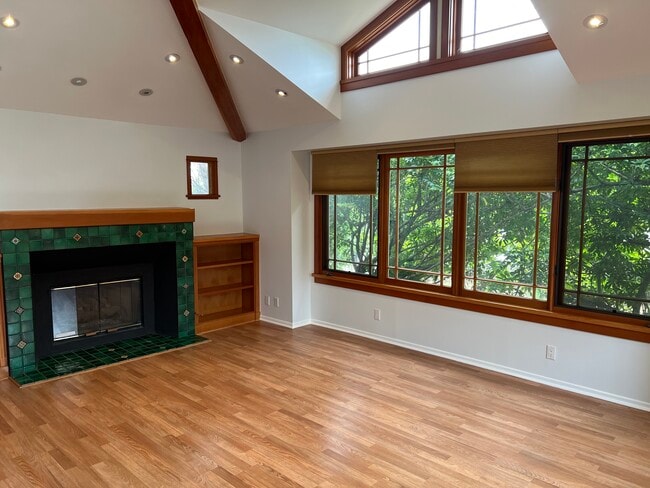 Photo - 11160 Greenlawn Ave