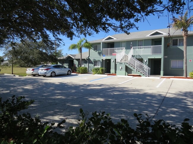 Building Photo - 514 Northeast 24th Place Unit #21 Rental