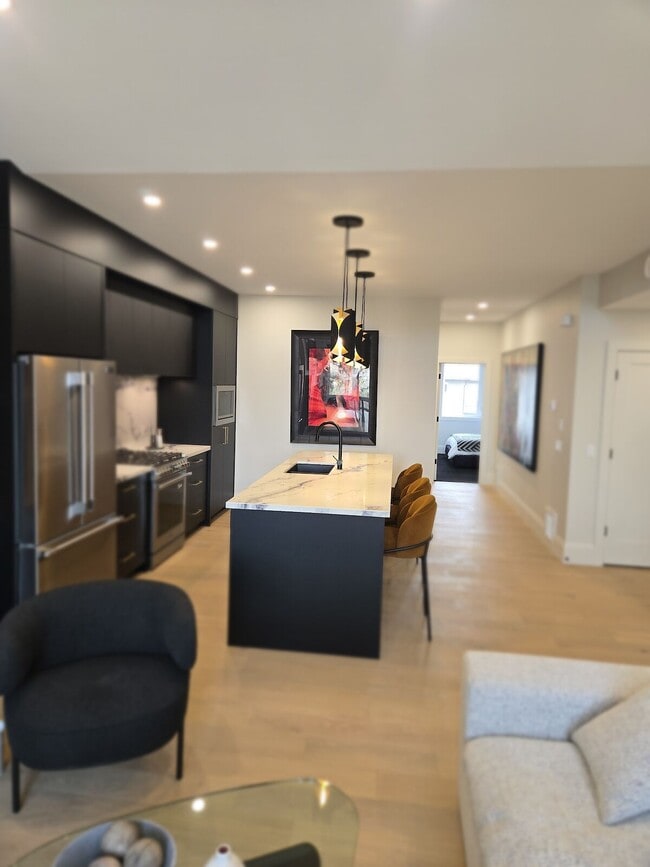 Photo - 1924-126A 26a St SW