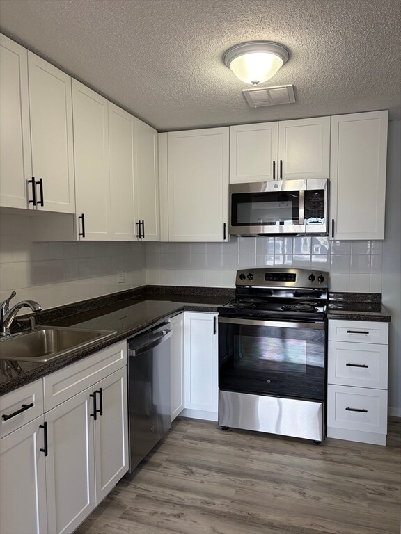 Building Photo - 685 Moody St Unit 9