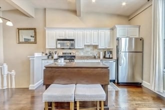 Photo - 439 W 4th St Unit 3