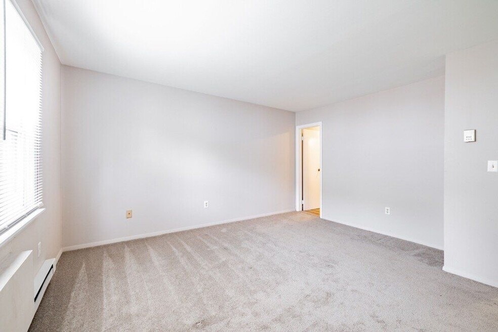 Middlebury Crossing Apartments