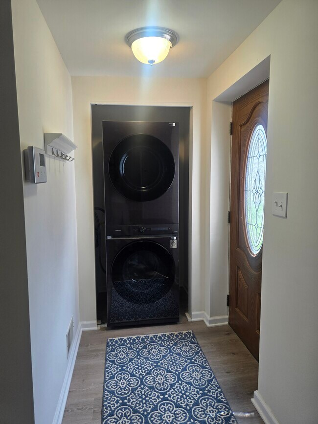 In Unit washer & Dryer - 296 Hockhockson Unit C
