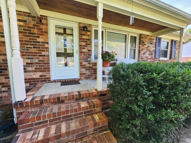 Photo - 6339 Tammy Ln