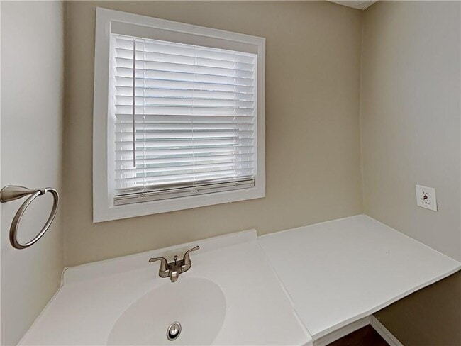 Photo - 411 River Point Dr