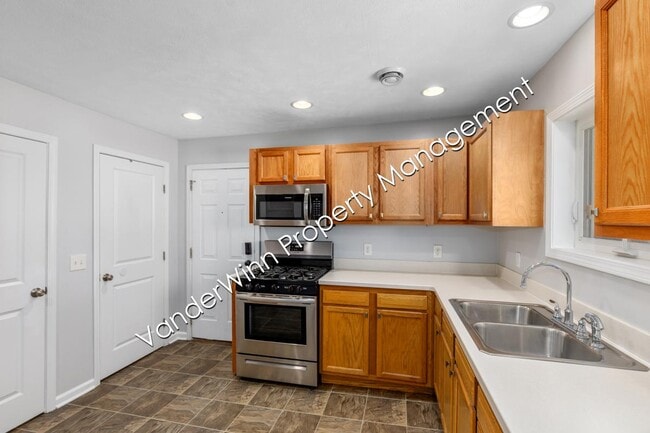 Photo - 1308 Leonard St NW