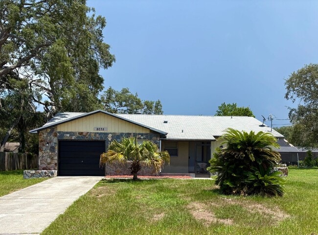 Building Photo - Cozy, Updated, and Move-in Ready 3/2/1 Rental