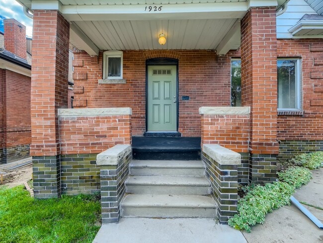 Photo - 1926 W 37th Ave