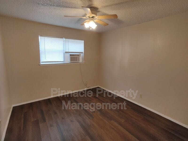 Photo - 332 Preusser St Unit #5