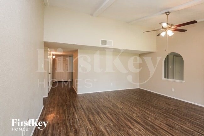 Photo - 1316 Royal Oak Dr