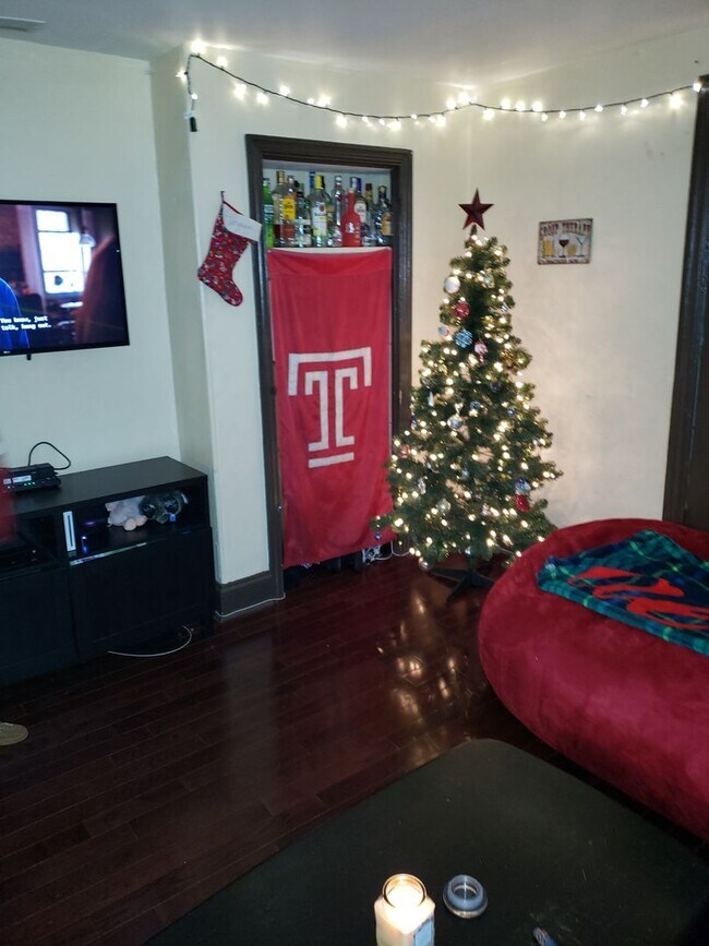 Photo - Newly Renovated Temple Apartment Unit 2