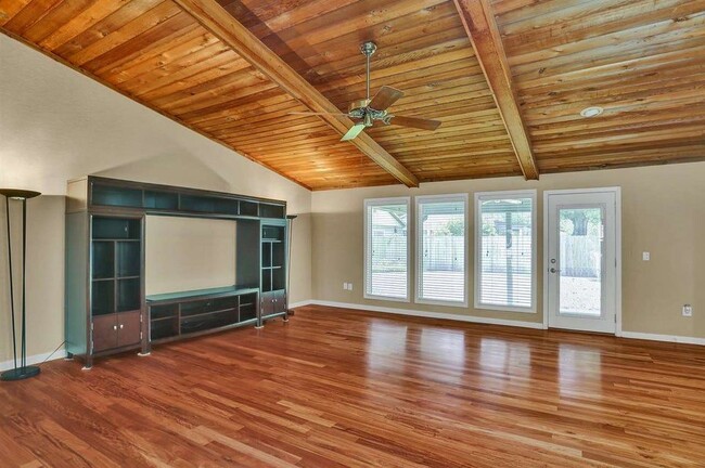 Photo - 1011 Mcdale Ln