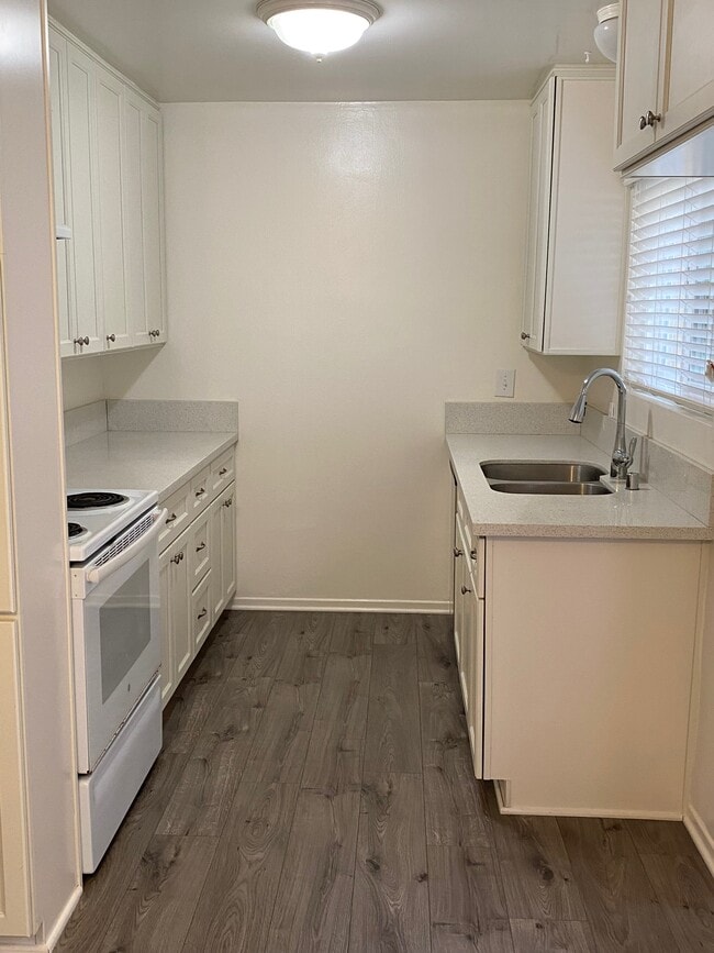 Building Photo - 218 N Juanita Ave Rental