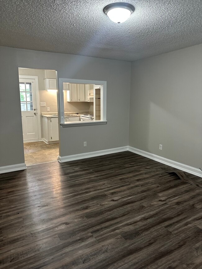 Photo - 106 Juniper Ln