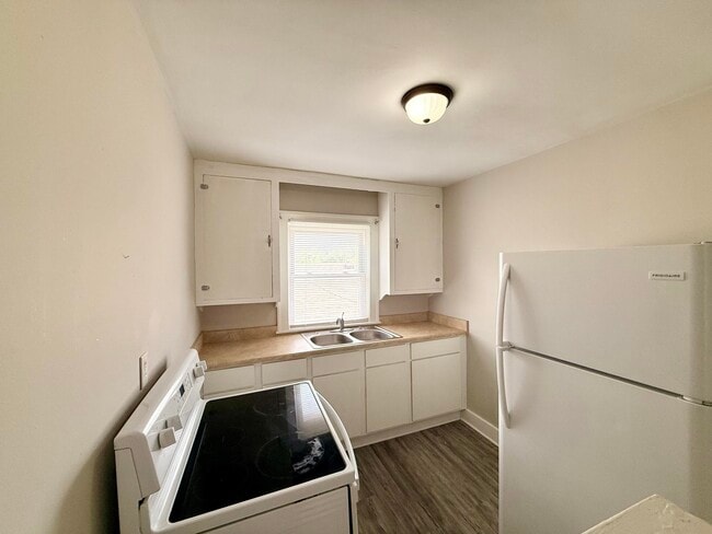 Photo - 640 Beaumont Ave Unit A