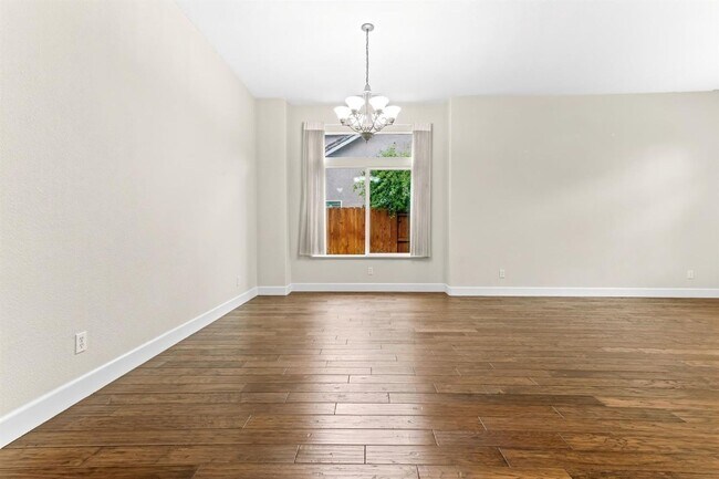 Photo - 2921 Garzellis Way