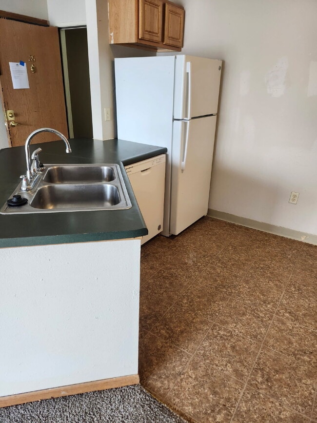 Photo - 3&nbsp;Bedroom&nbsp;|&nbsp;2&nbsp;Bathroom&nbsp;3rd Floor (Top Floor)&nbsp;Unit&nbsp;in&nbsp;Oelwein&nbsp;Available&nbsp;RIGHT&nbsp;NOW! Unidad 35