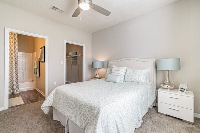 2211 Grand Isle