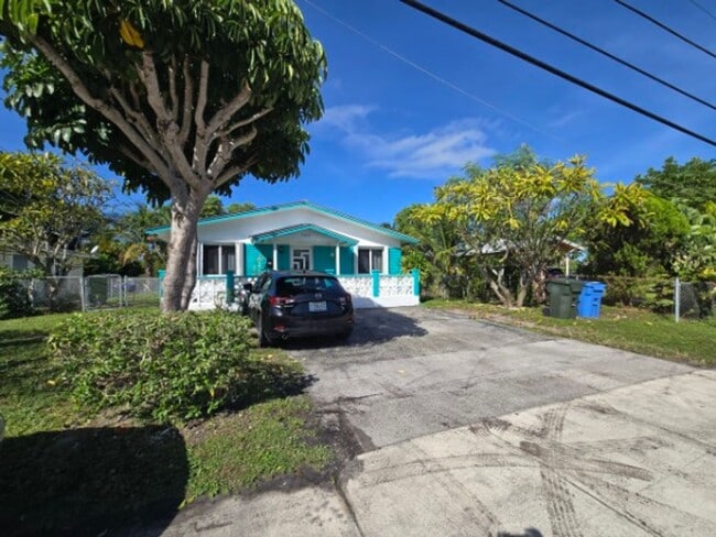 Photo - Comfortable Oakland Park Living - 3BR with Outdoor Space