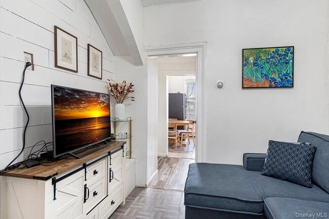 Photo - 22 Jones Pl Unidad 1st Flr