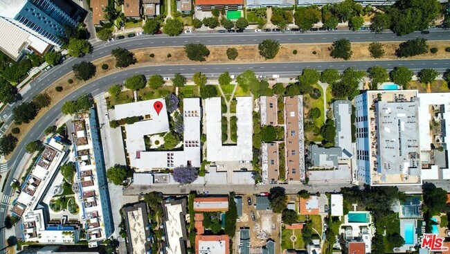 134 San Vicente Blvd