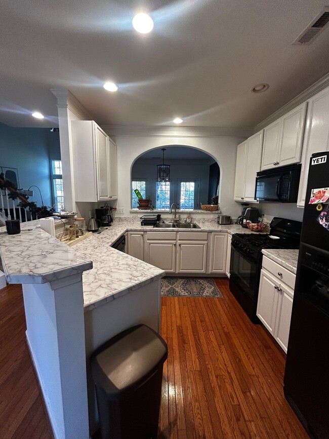 Photo - 841 Saratoga Dr