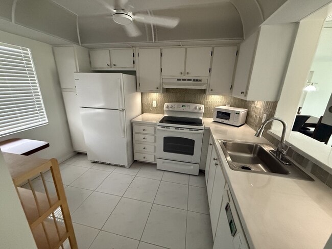 14307 Bedford Dr Unit 302
