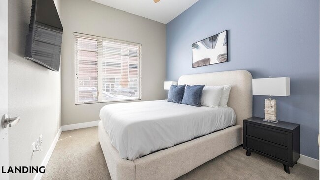 Photo - 1000 S Broadway Unidad 111