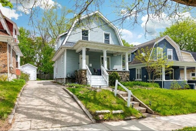 Photo - Walk to Downtown Ann Arbor - 3 bed/2 bath
