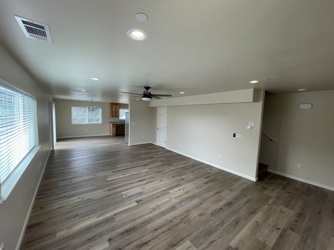 Photo - 1122 Chelsea Wy