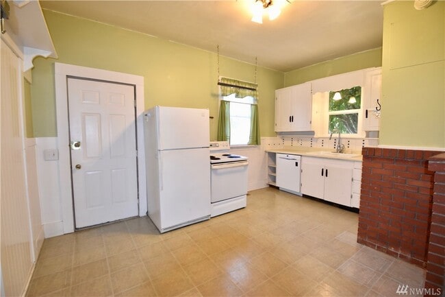 Kitchen - 1228 S 3rd St Unit A