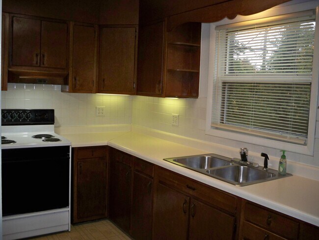 Photo - 1501 W Iles Ave