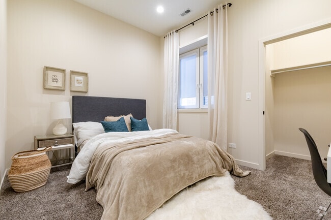 Roselle Station Apartments
