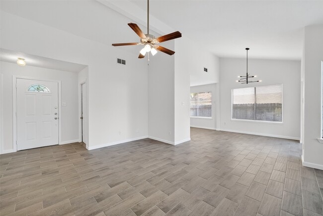 Photo - 20119 Telegraph Square Ln