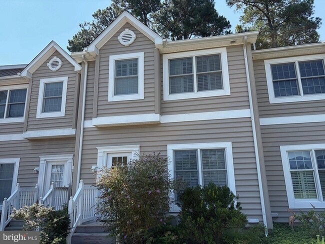 Building Photo - 7430 Tour Dr