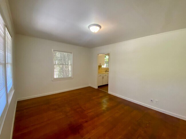 Photo - Charming Palo Alto Single-Story Home – 3 Bed / 1.5 Bath