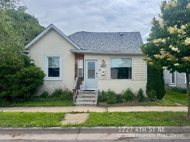 Building Photo - 1227 4th St NE