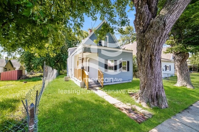Photo - 1714 NE Monroe St