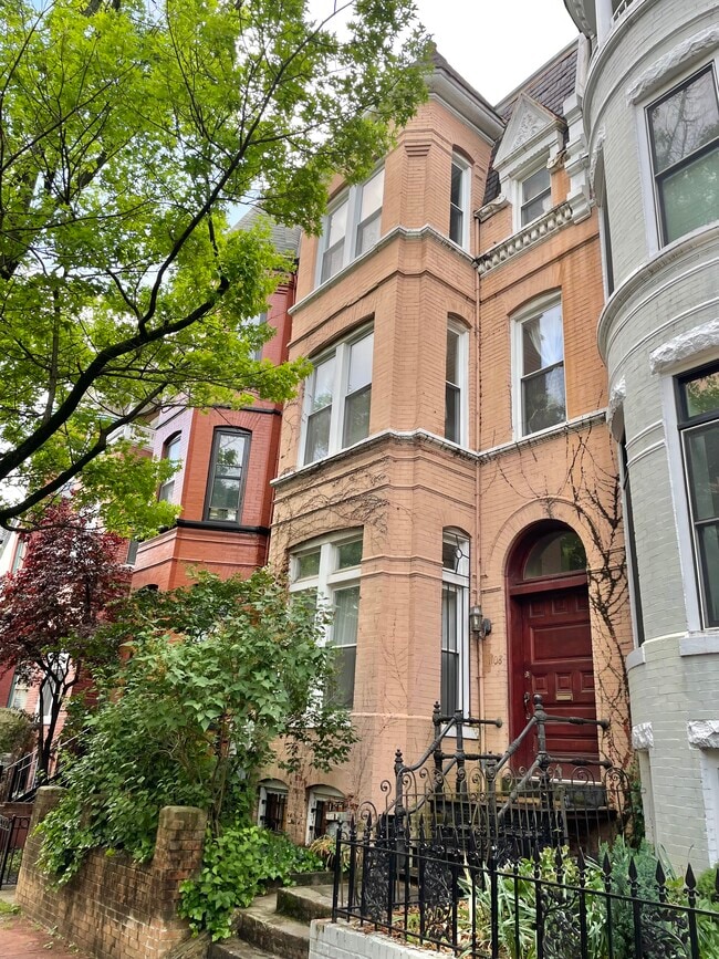 Building Photo - 1108 5th St NW Unit B
