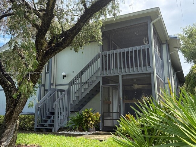Building Photo - 8228 SE Croft Cir Unit J-8