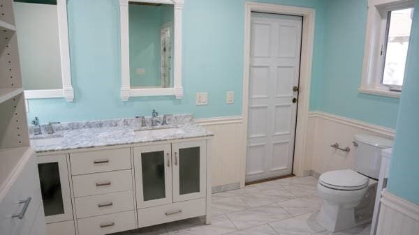 BAÑO Y BAÑO - 1511 N Rose St